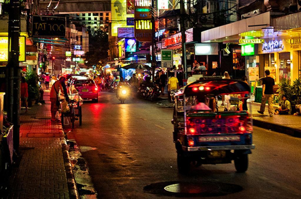 Hostel 8 Sukhumvit Soi 8 Бангкок Екстер'єр фото