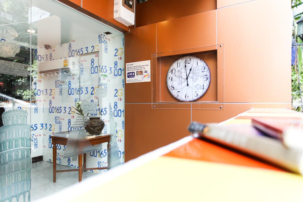 Hostel 8 Sukhumvit Soi 8 Бангкок Екстер'єр фото